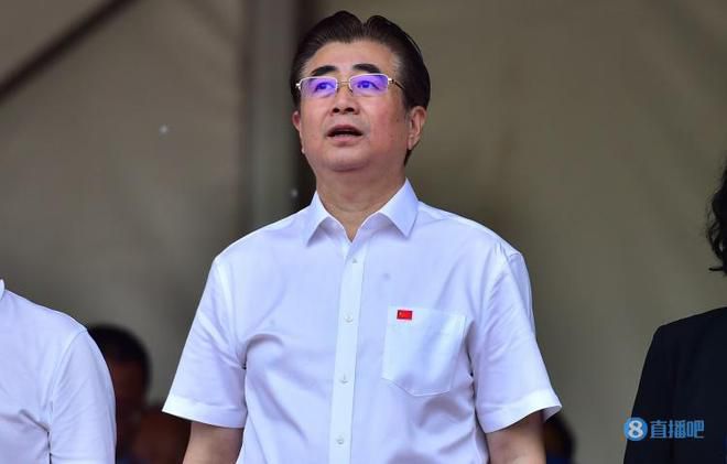 所以，眼下的费建中，内心深处只期待两件事。